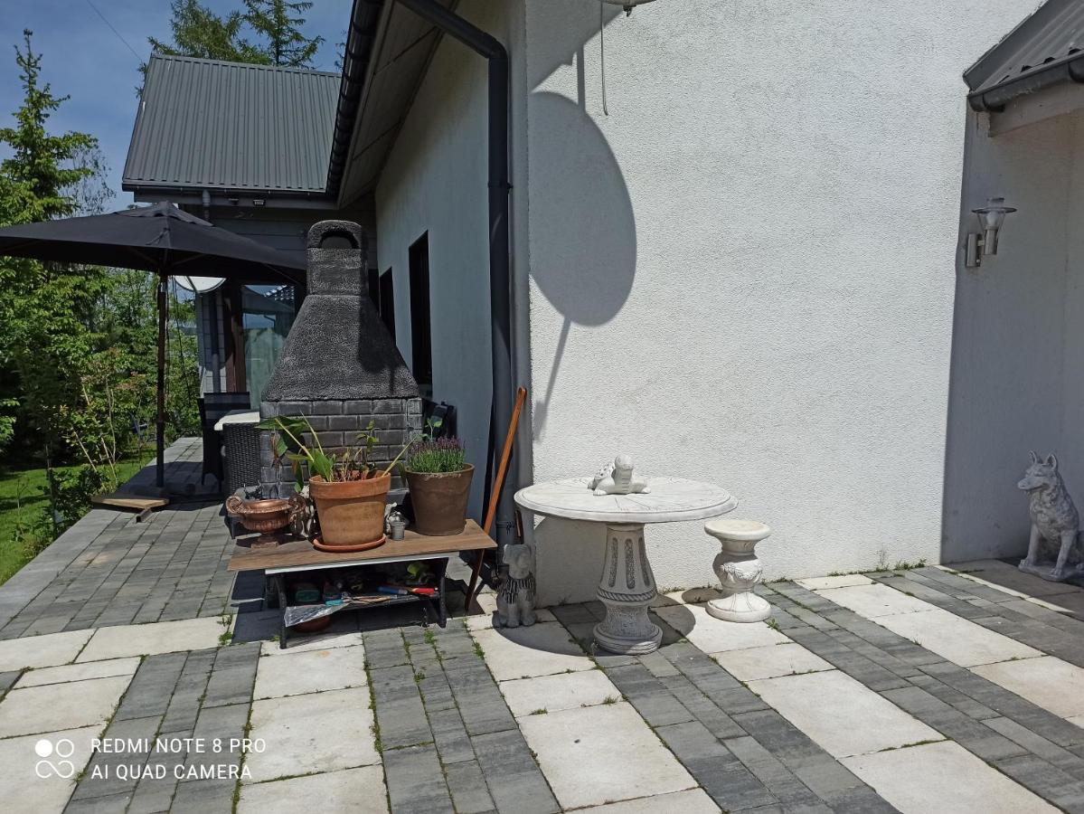 Villa Dom Z Ogrodem Laka  Exterior foto